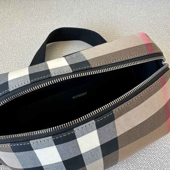 BURBERRY NEW Authentic Designer Bumbag crossbody unisex belt bag - Picture 9 of 11